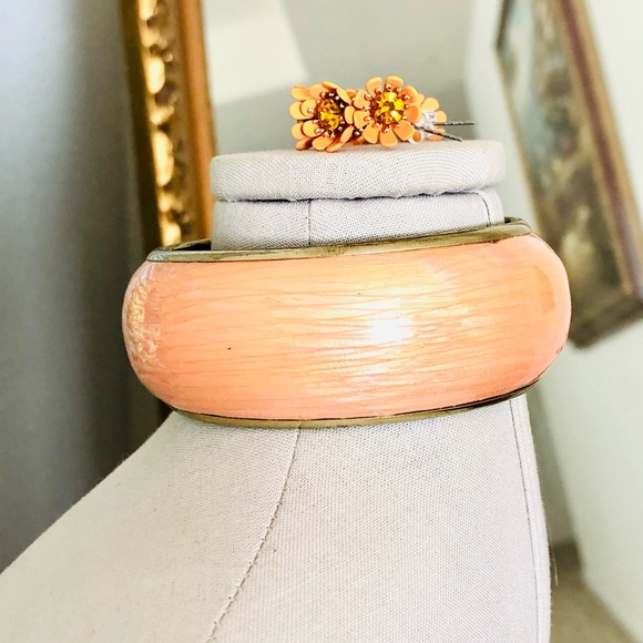 Vintage Mod Flower Earrings & Enamel Bracelet - Picture 11 of 15